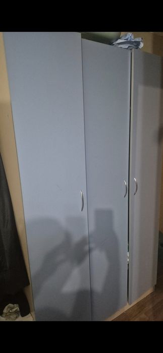 Продам шкаф хорошом состояние