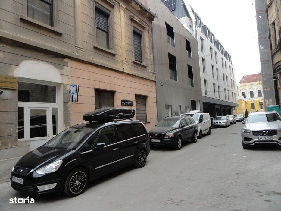 Spatiu comercial 79 mp acces stradal zona centrala langa Hotel Anirok