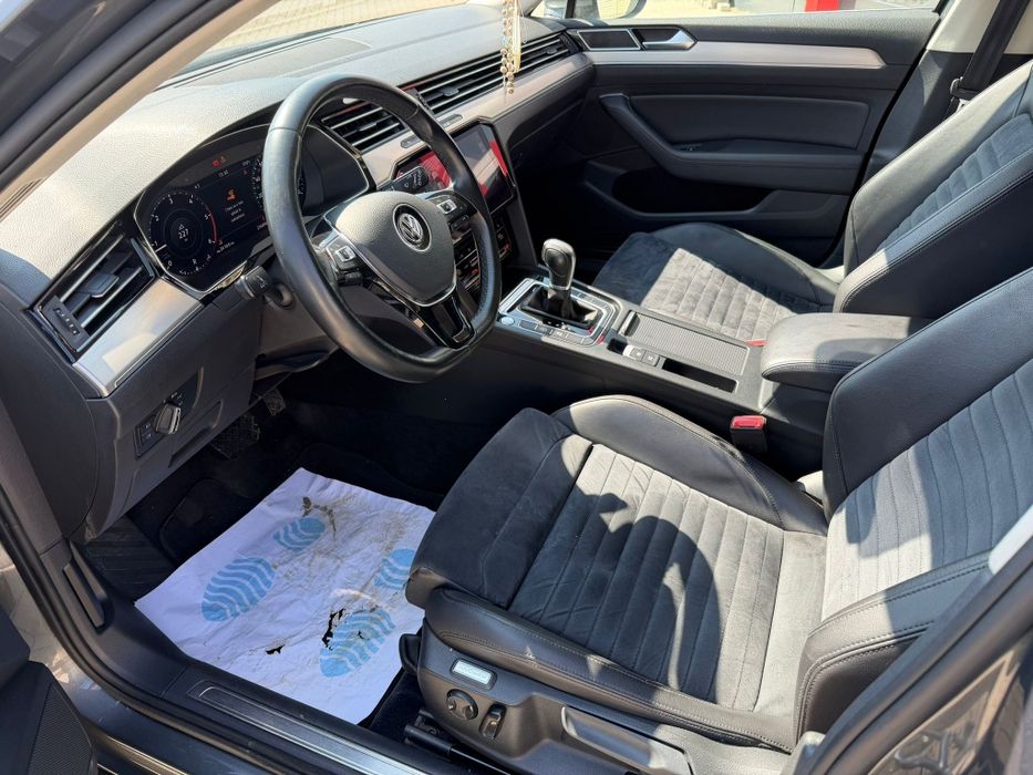 Vw Passat R -line 190 cp  Virtual Camera Navigatie DSG 7+1 Alcantarara