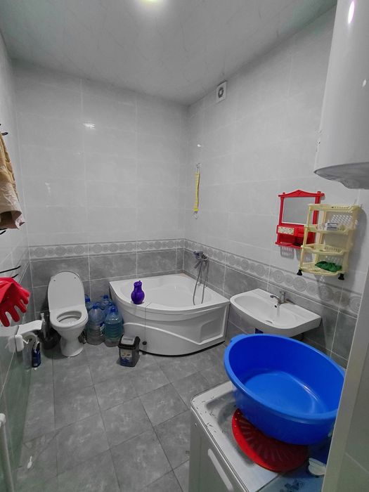 Uy bor zudlik bilan sotiladi 74 kv 2 xonali 37 300$ kami bor