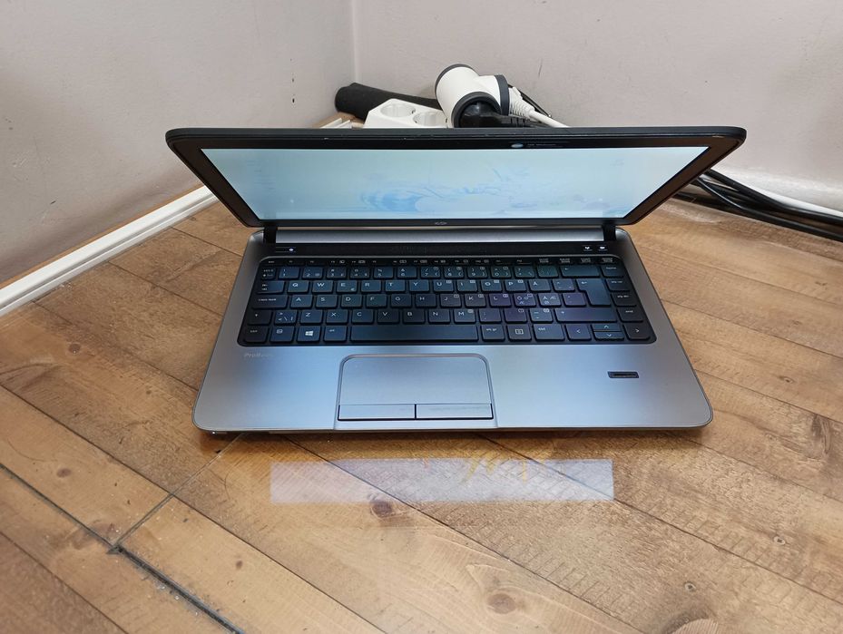 Лаптоп HP ProBook 430  i3-4005U 8GB RAM  256GB SSD  нова батерия 13,3"