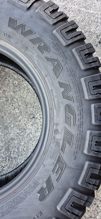 4 anvelope M+S M/T Goodyear 235/85/16.Pretul este pe bucata.