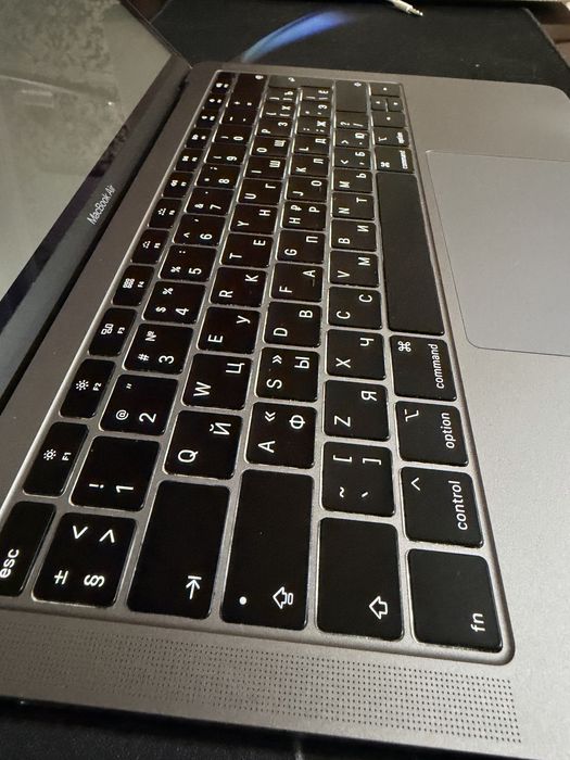 MacBook Air 13 2019 / 128gb