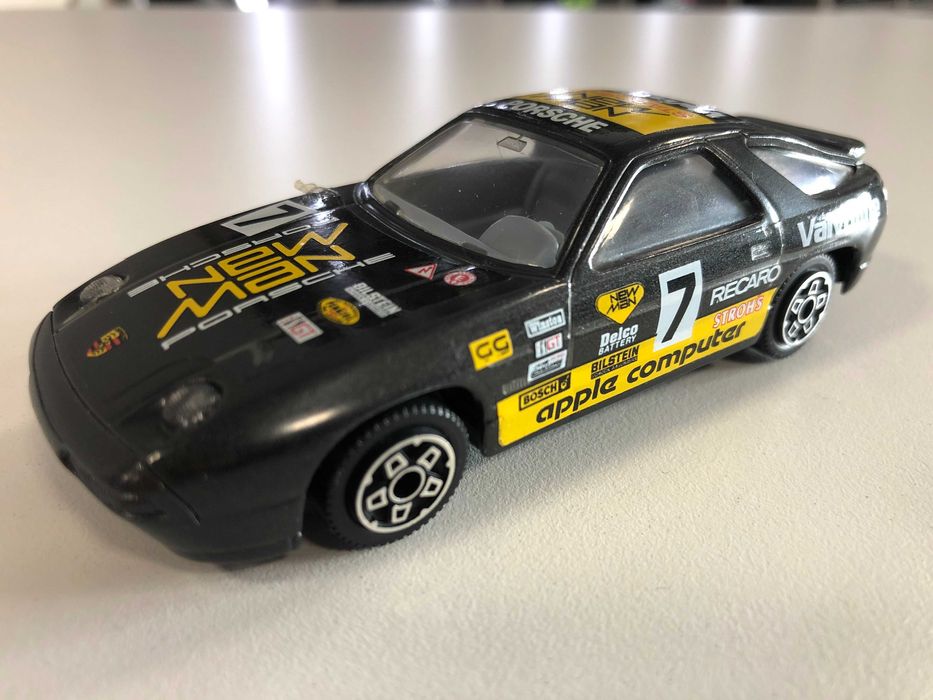 Колекционерски модели метални колички PORSCHE 928 GR.A 1:43 NEW