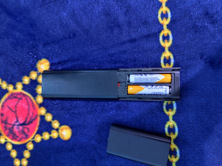 Vând telecomanda Samsung originală