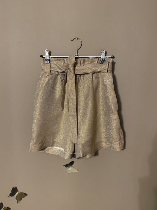 Pantaloni scurți tip fusta aurii gold cu talie înaltă