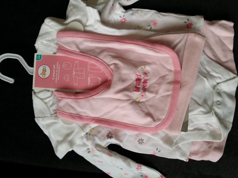 Нов Комплект от пет части - 100%памук за новородено 0-3 м