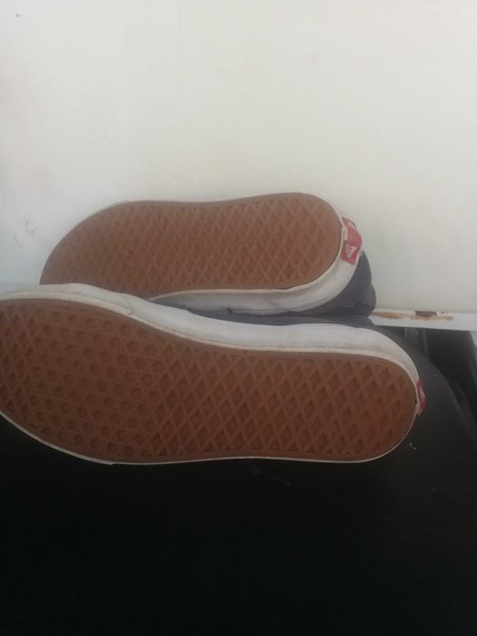 42 Кожени кецове Vans