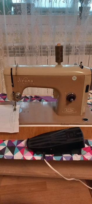Vând mașină de cusut Ileana, modificat cu motor.   Preț 300.lei.