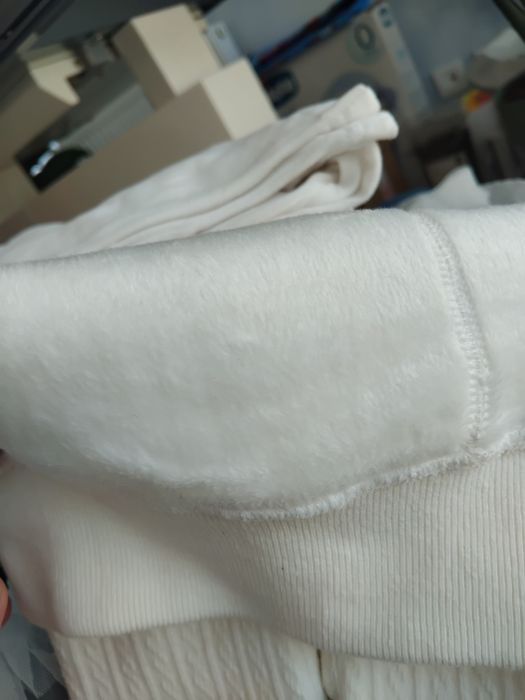 Strampi foarte grosi/flausati pe interior NOI
