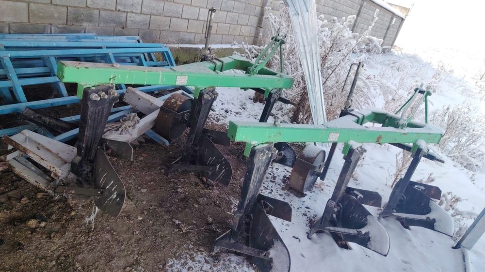 Плуг навесной плнз 3-35