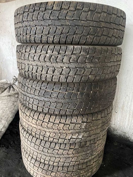 Продаю шины б/у 205/16