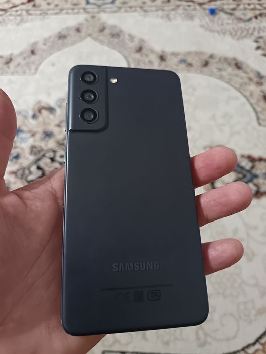 Продам Samsung S21 FE  8/128gb 5G