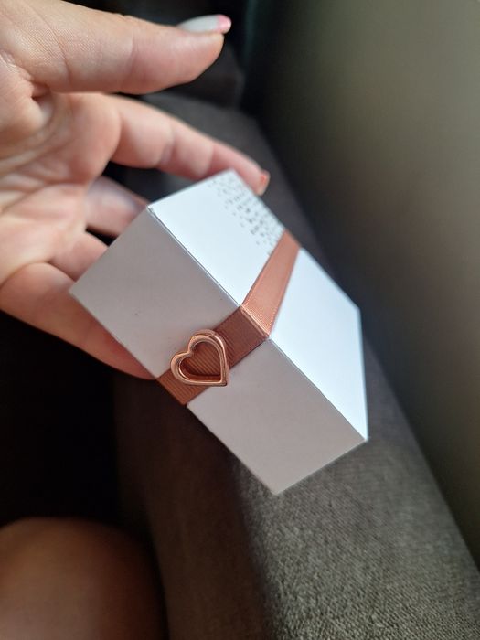 Луксозна подаръчна гривна