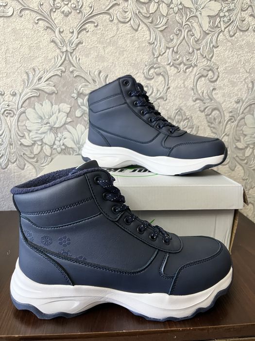 Продам полуботинки