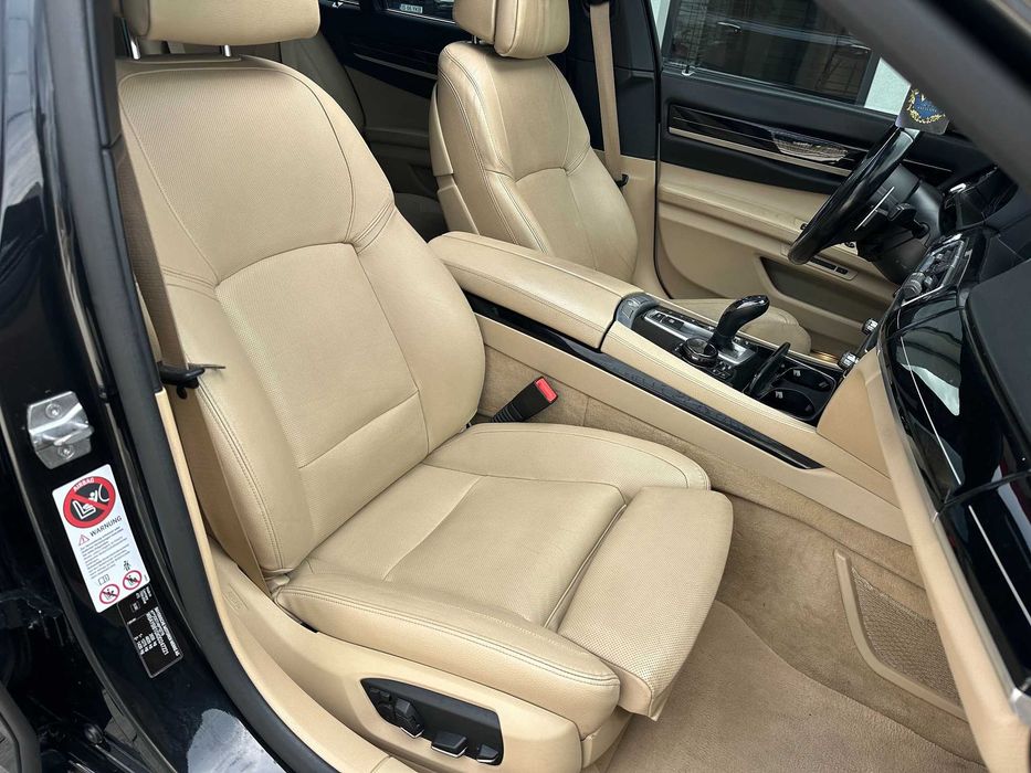 BMW 750 x-drive Individual 2014 M pachet 5 butoane extra full accept variante !