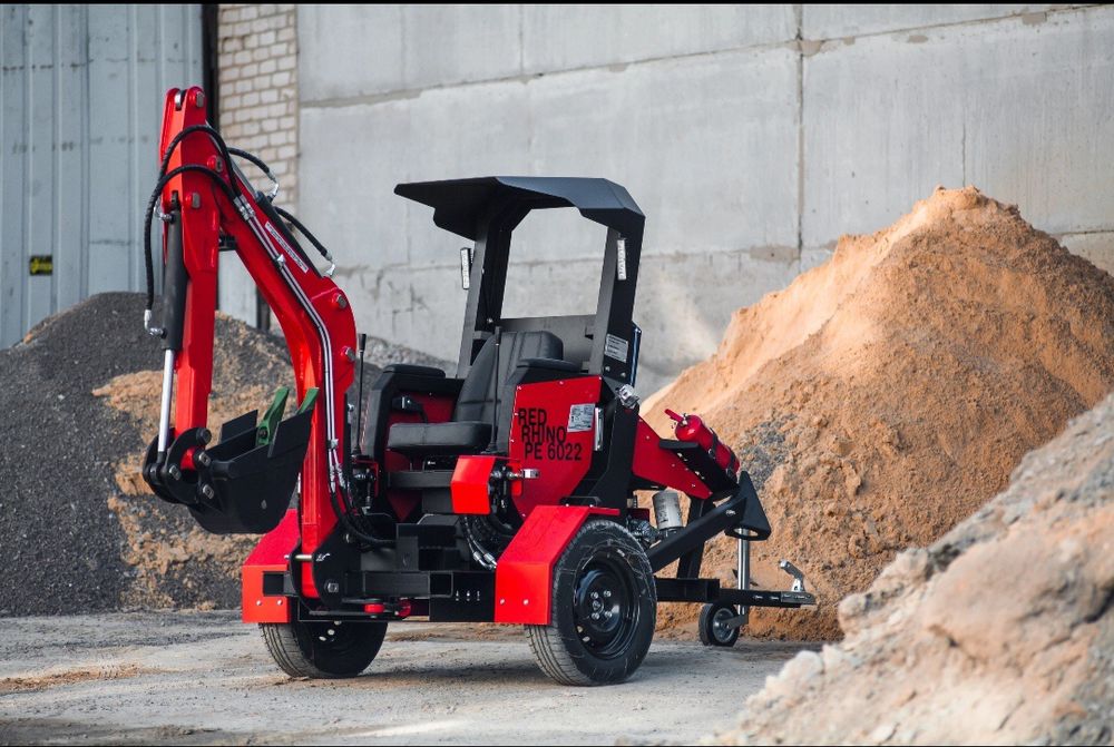 Мини экскаватор на фаркоп