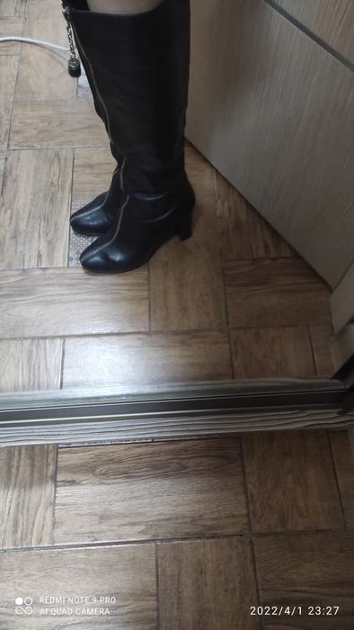 Женские кожаные сапоги