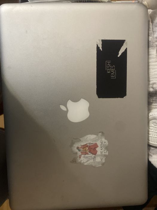 Макбук 10 года  оригинал