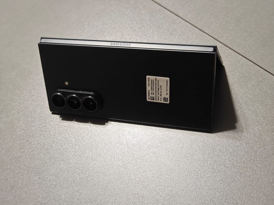 Samsung Z fold 7 12/256
