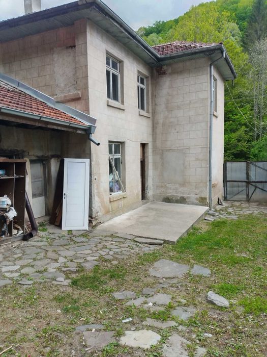 Продава се Къща в Велико Търново, Акация - 568 кв.м за 81 €/кв.м - Снимка #4