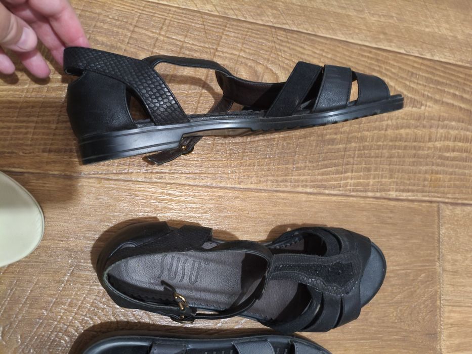 Продам женские босоножки