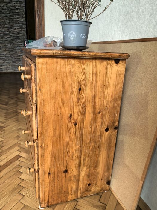 Масивен дървен скрин