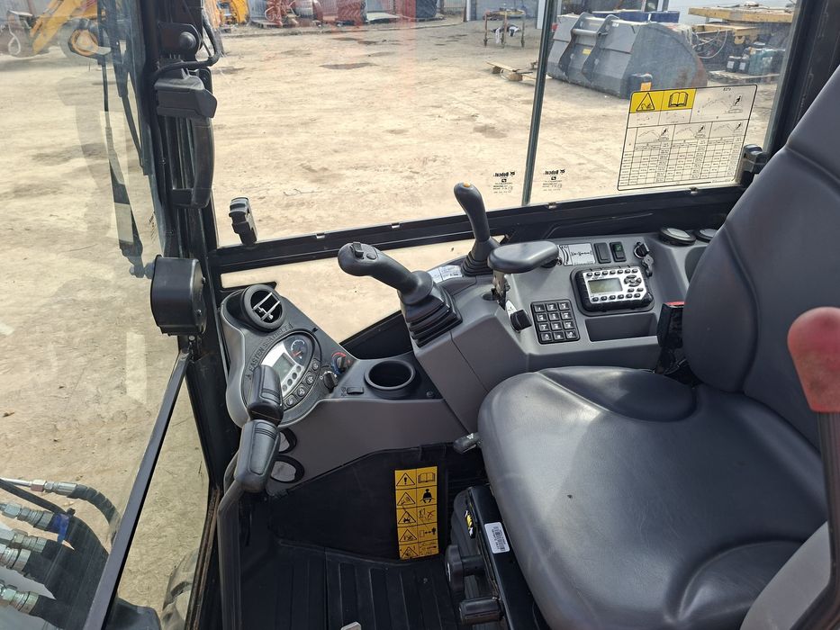 Vand miniexcavator bobcat E27z