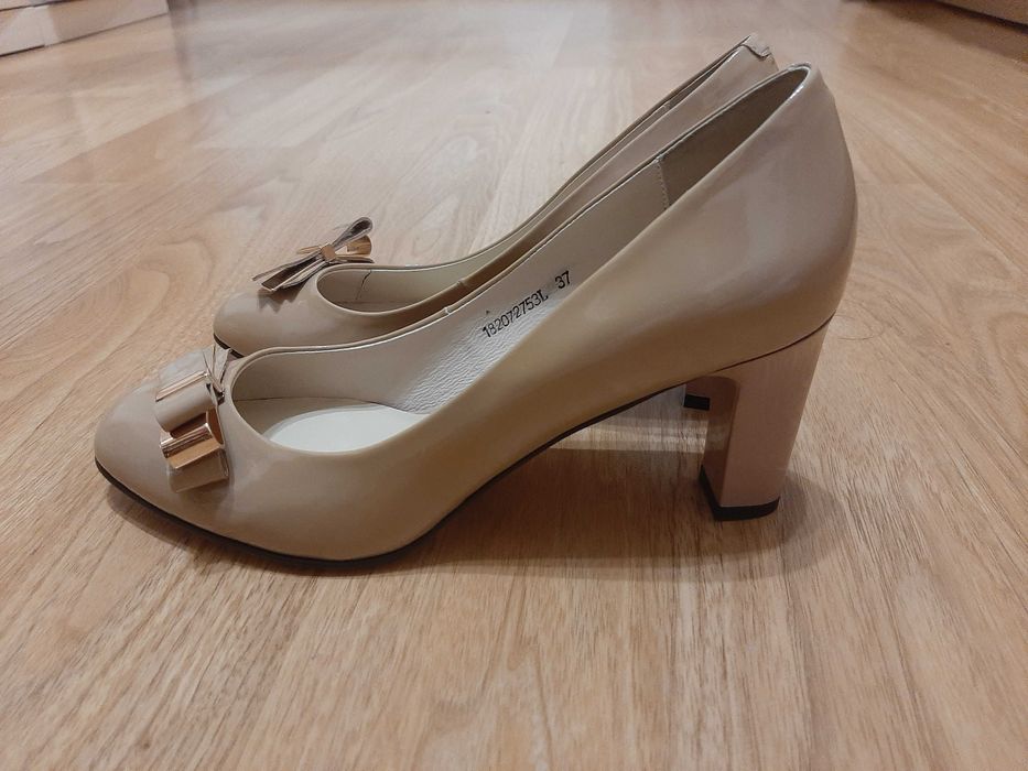 Туфли на каблуках