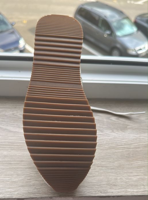 Adidasi
