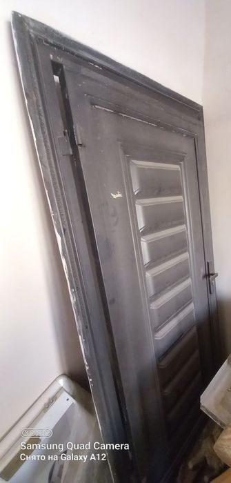 Продаётся дверь срочно