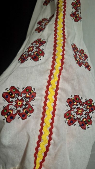 Дамска фолклорна носия-новодел