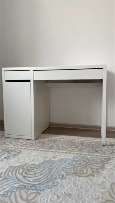 Стол письменый Ikea микке