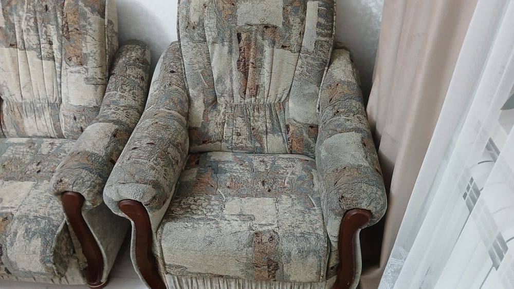 Продам диван б/у.