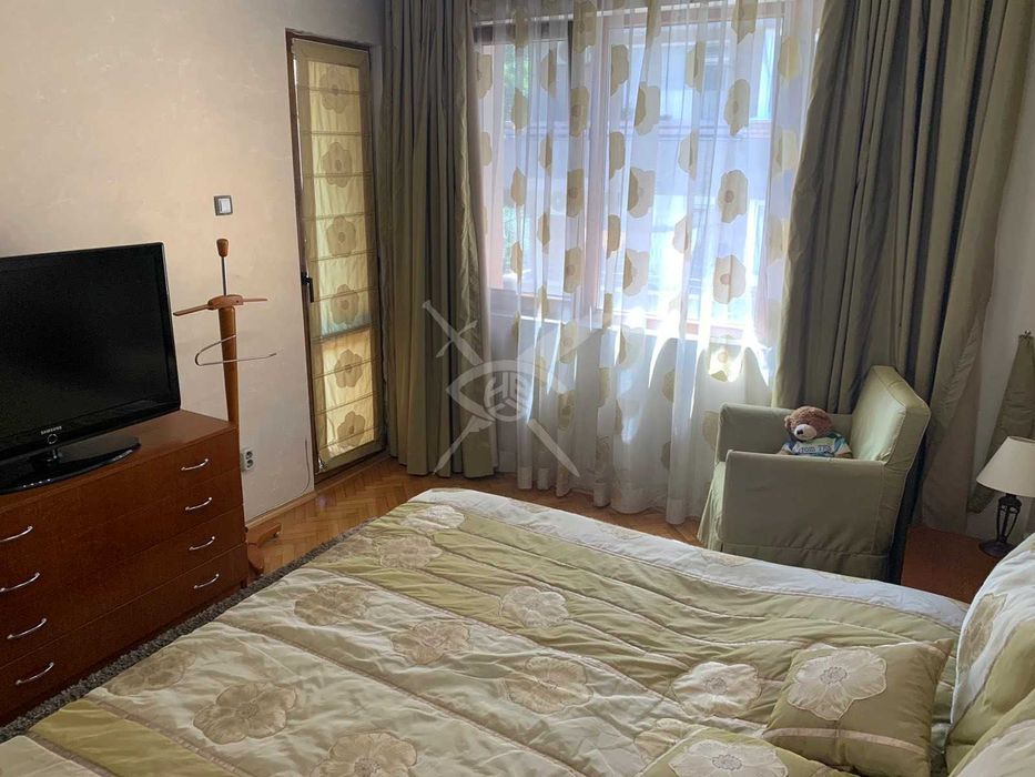 Продава се Многостаен апартамент в Бургас, Център - 183 кв.м за 1749 €/кв.м - Снимка #8