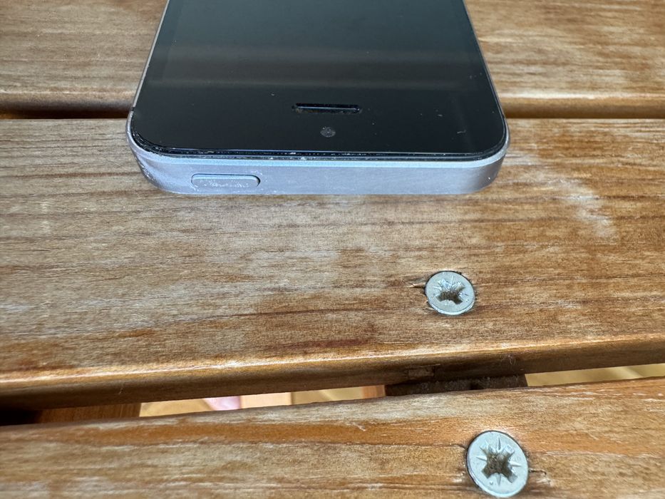 iPhone SE 16 Gb 85% батерия