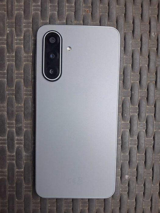 Продавам Samsung A17