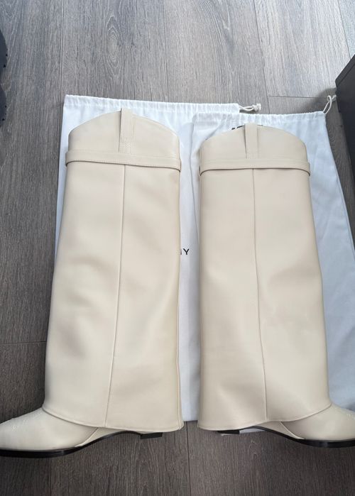 Уникални ботуши Givenchy Shark