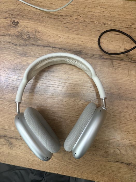 Air pods max gen 1