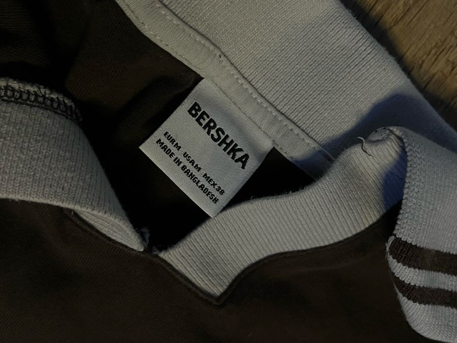 Тениска с яка BERSHKA