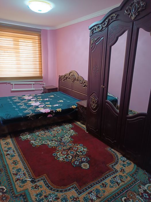 Квартира сотилади.