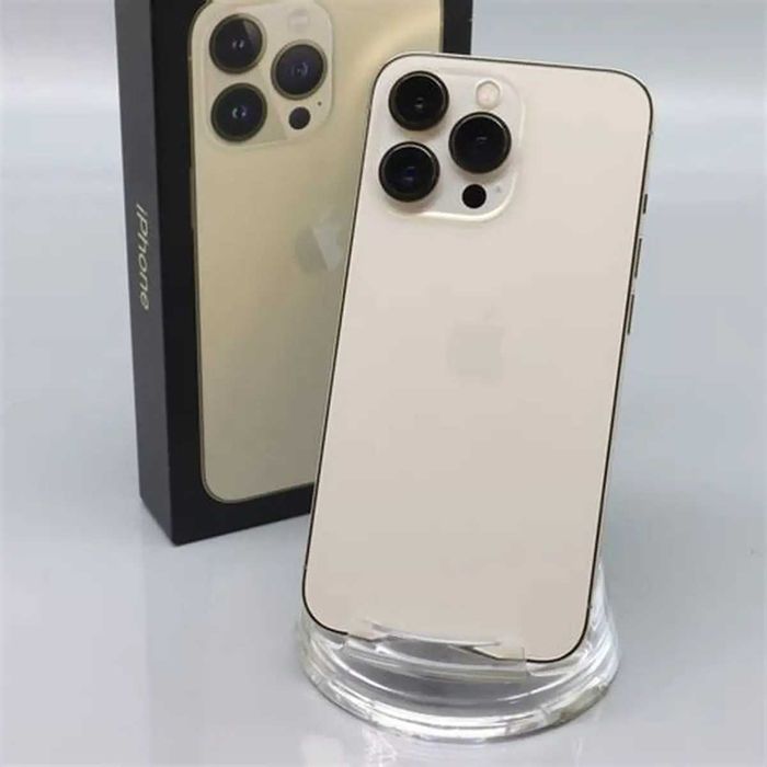 Продавам iPhone 13 pro GOLD 128 GB КАТО НОВ!