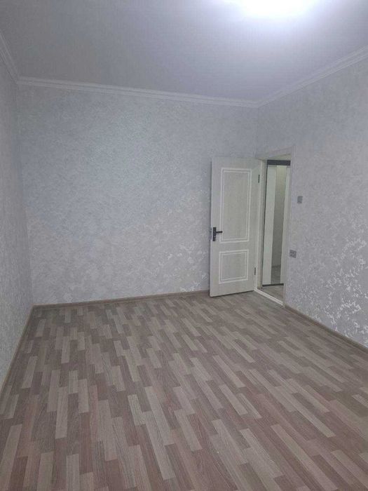 СРОЧНО !! Продается квартира в Яшнабаде 2/4/4 ( 48 кв/м ) Асалабад 1