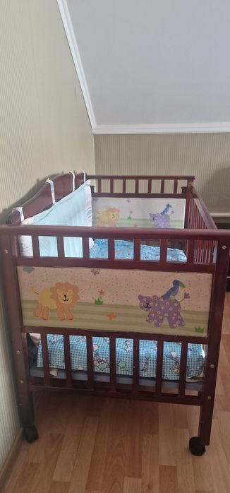 Кроватка детская с люлькой