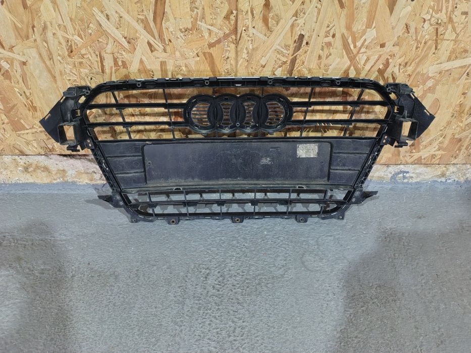 Grila radiator Audi A4 B8 facelift an 2012-2016 cu defect