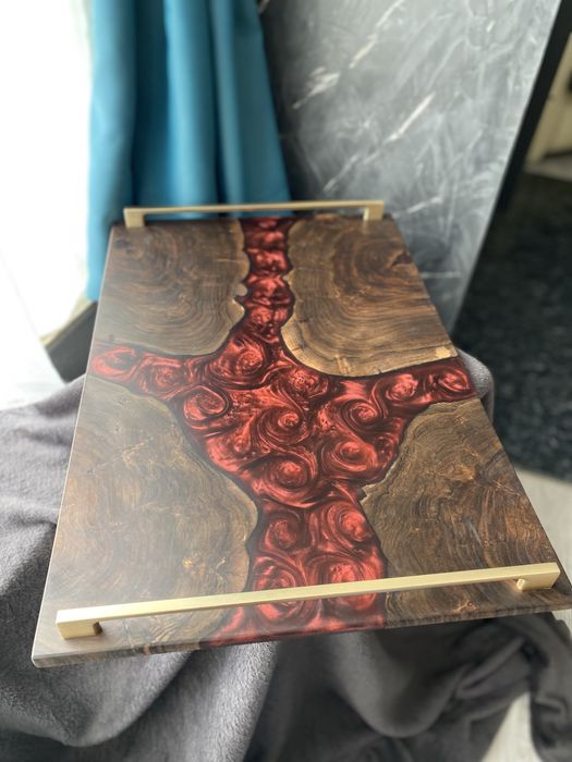 Platou de servit din lemn si rasina