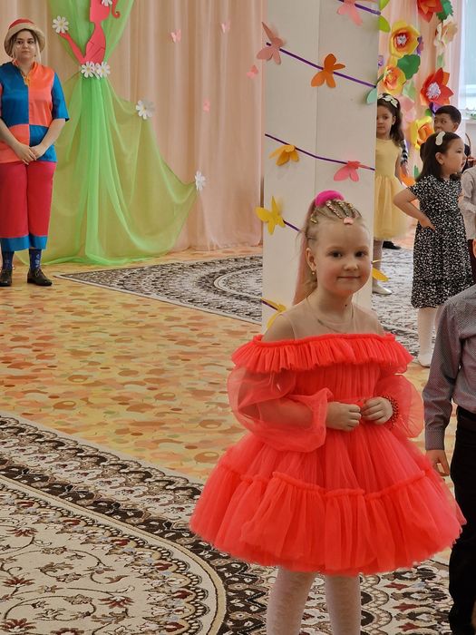 Продам очень шикарное платешко для вашей принцессы.