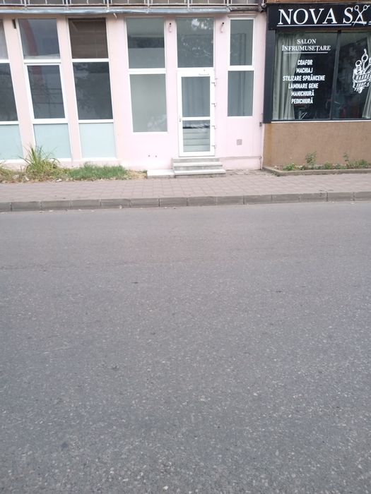 Închiriez spațiu pentru birou