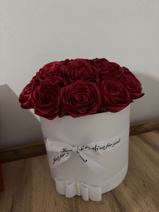 Продам,розы из атласных лент