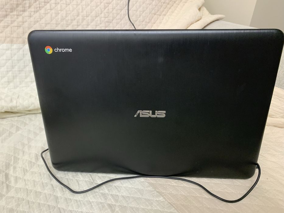 Продаю ноутбук ASUS C300S